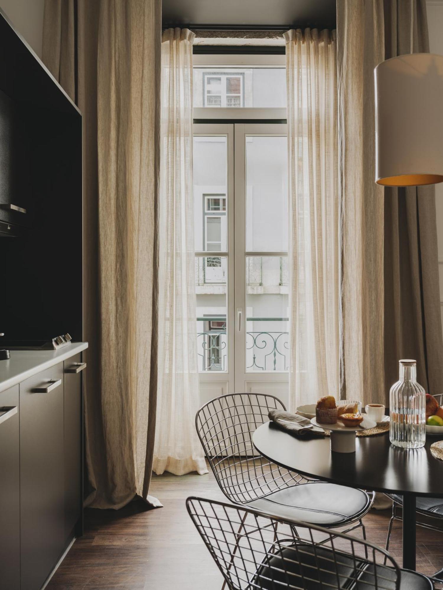 One-Bedroom Apartment Twin Beds